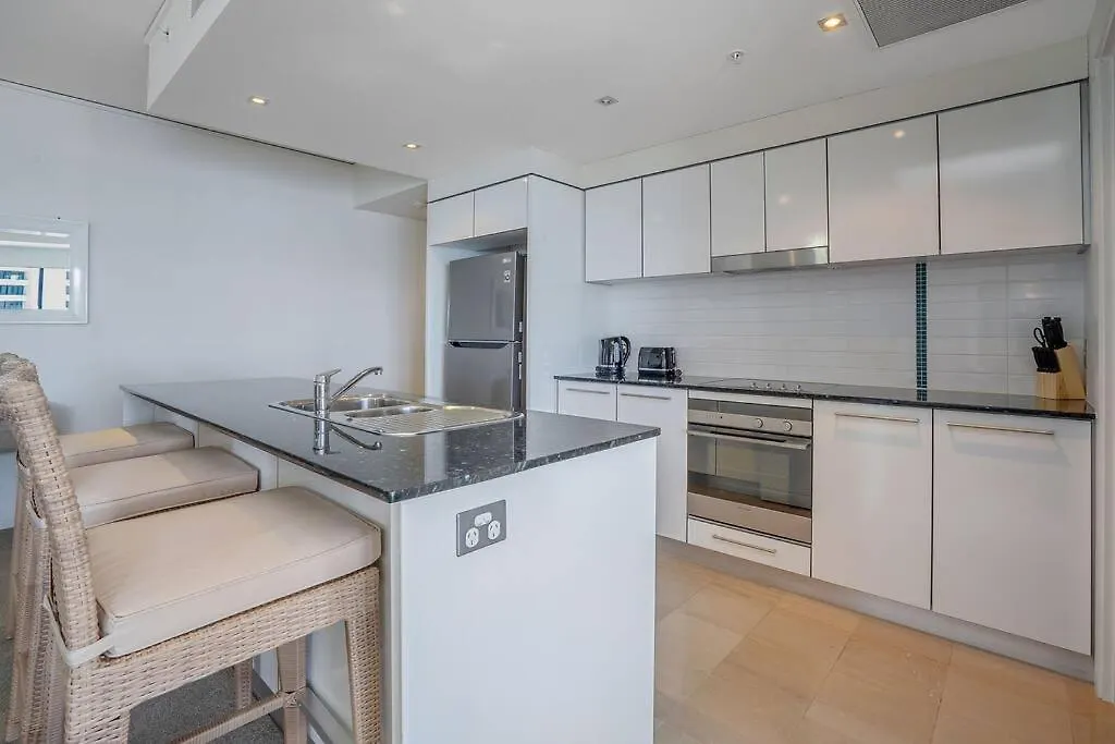 Stunning 2Br2B Spectacular Ocean Views Daire Gold Coast Avustralya